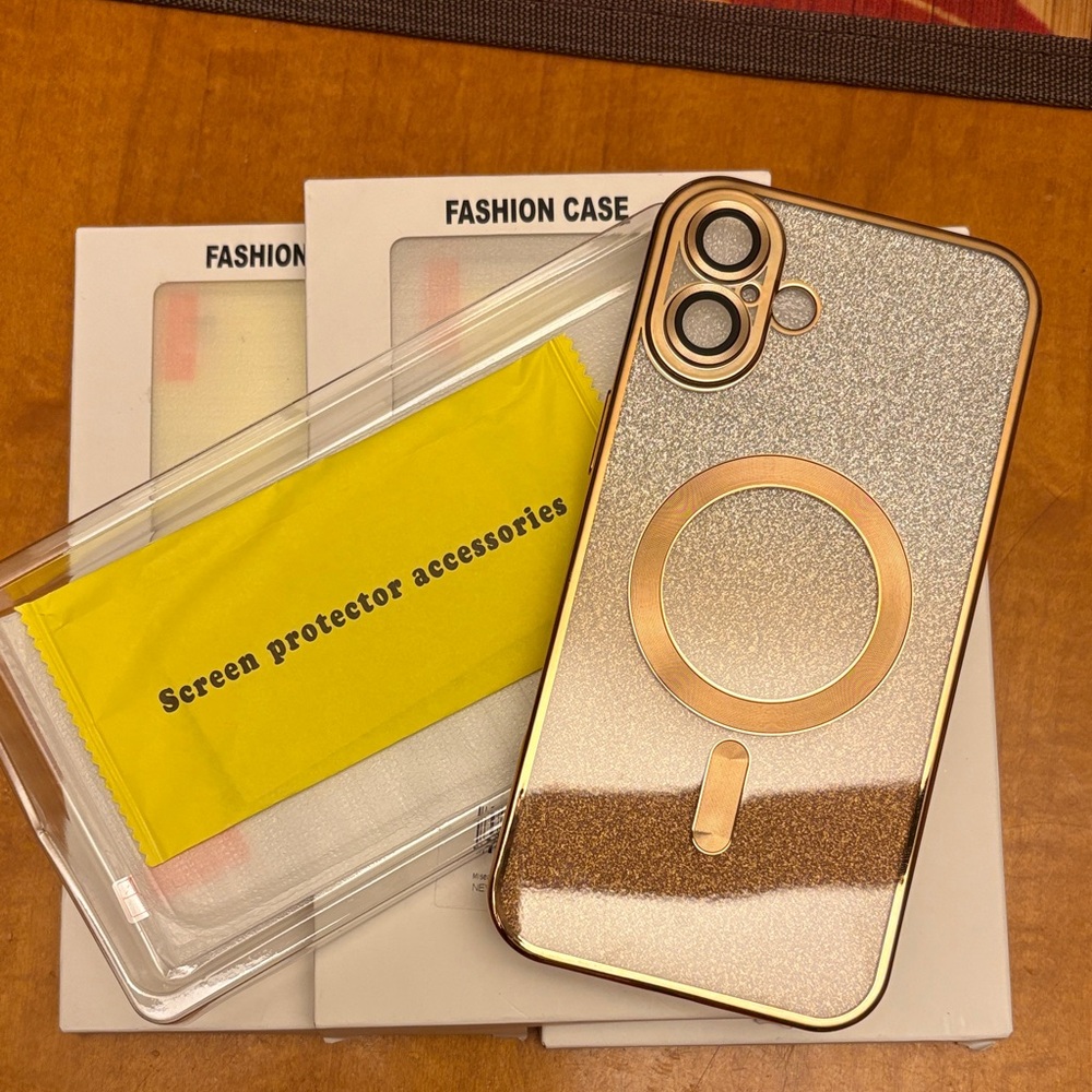 Elegant Glitter Phone Case with Gold Accents